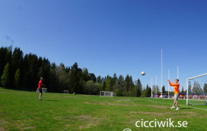 Lite träning på Älvkroksvallen, där grabbarna startade sin fotbollskarriär. 