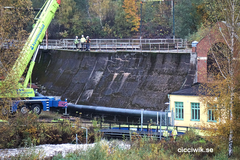 Fortum öppnade två dammluckor i oktober 2021 när flödet i älven var högt.