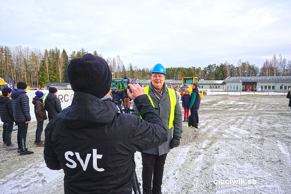 Per Lawén intervjuades av de flesta medier som var på plats. Här är det Värmlands-tv.