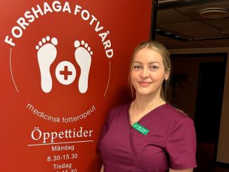 Malin Ström, som driver Forshaga Fotvård. Foto: Forshaga Kommun